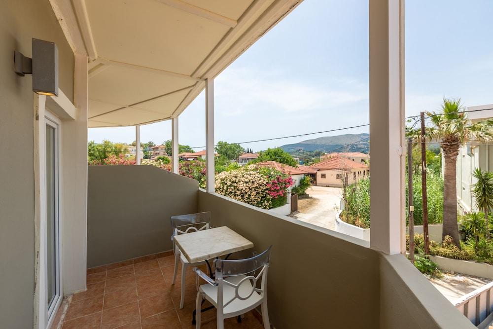 Arkadianos Aparthotel Agios Sostis  Bagian luar foto