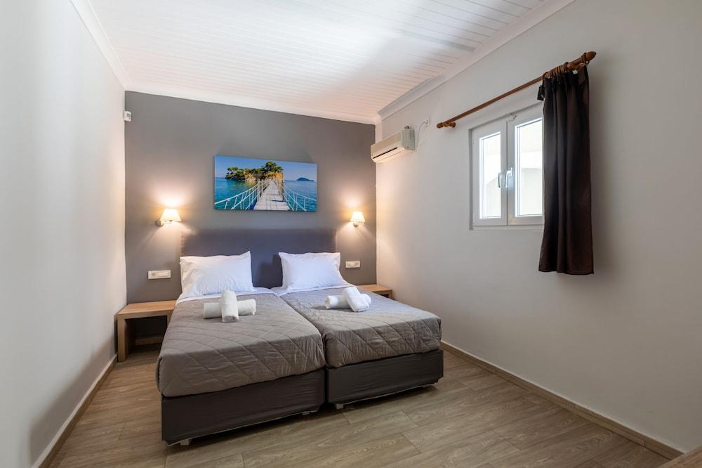 Arkadianos Aparthotel Agios Sostis  Bagian luar foto