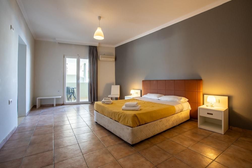 Arkadianos Aparthotel Agios Sostis  Bagian luar foto